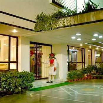 Hotel Vaibhav Варанаси Экстерьер фото